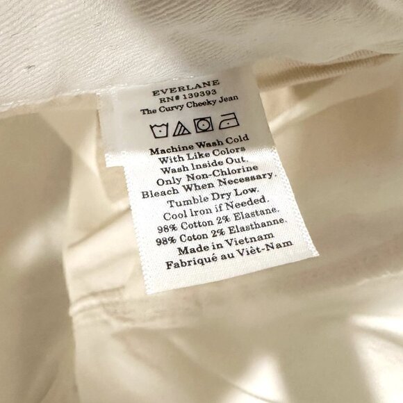 NWT Everlane The Curvy Cheeky Jean in White - Size 28 Crop - Picture 4 of 11